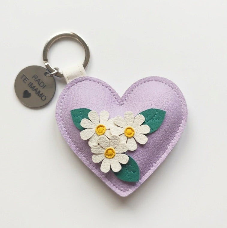 Obesek srček z rožicami